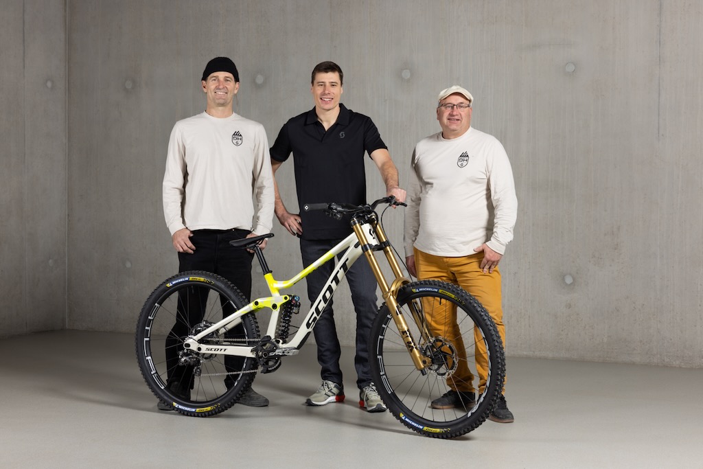 Ben Walker (SCOTT Marketing), Benoît Coulanges (Factory Rider), Patrice Afflatet (Team Manager)